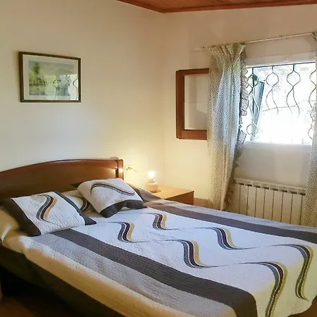 104667 In Villa *